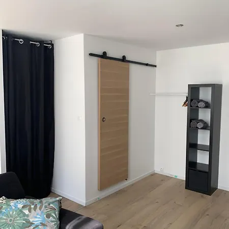 Joli Dans Le Vieux Climatise Lägenhet